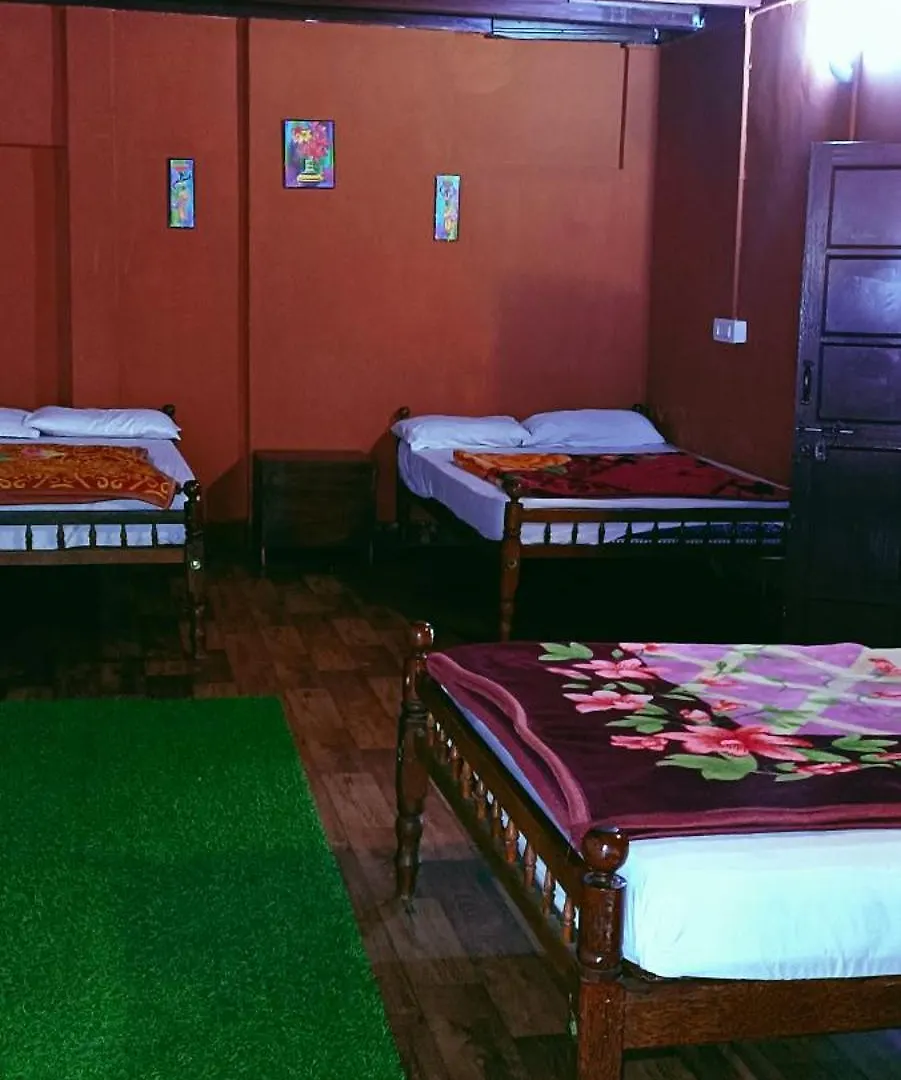 홈스테이 Munnar Home Stay